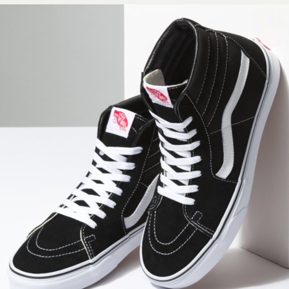 Very gently used Vans Sk8 HI tops, size 6 women